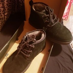 MEN SIZE 9 UGG BOOTS